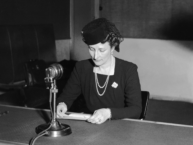 Kronprinsesse Märtha taler i radio for første gang i januar 1940. Foto: NTB / Scanpix